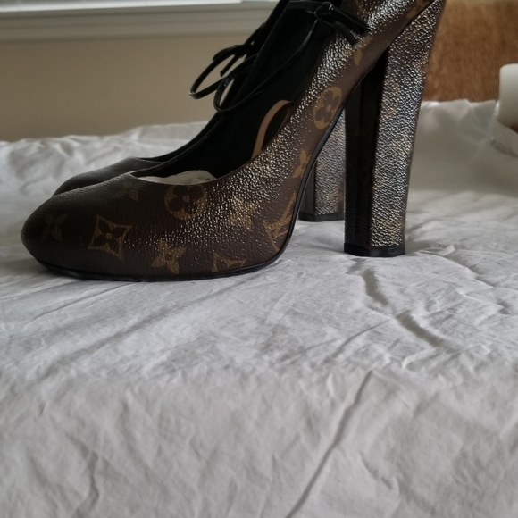 Louis Vuitton pumps - Picture 4 of 8